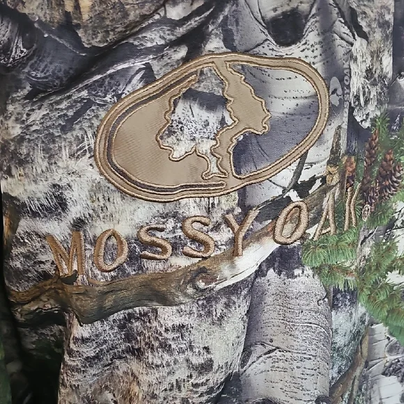 Mossy Oak Forest Camo Hoodie - Picture 3 of 9